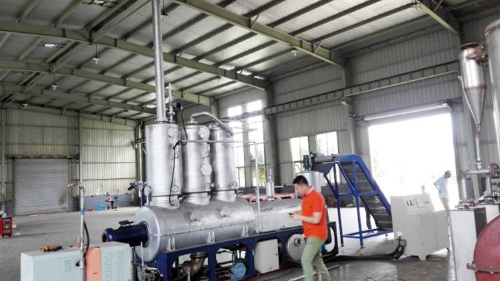small plastic pyrolysis plant (4)